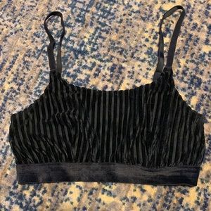 ✨Colsie Bralette✨